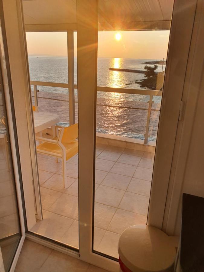 نيوس مارماراس Sunset_Apartments Only 15 Meters From The Sea المظهر الخارجي الصورة