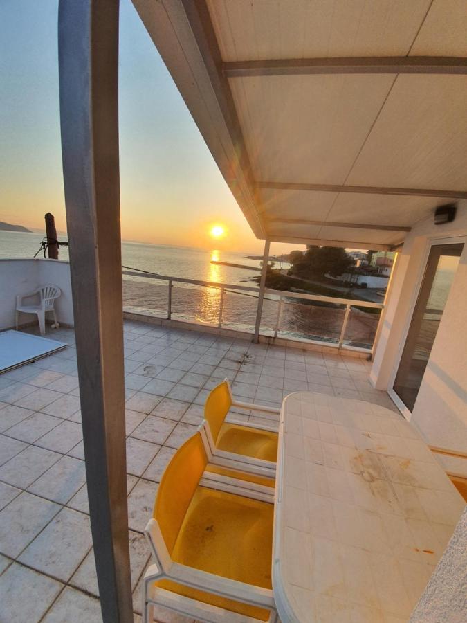 نيوس مارماراس Sunset_Apartments Only 15 Meters From The Sea المظهر الخارجي الصورة