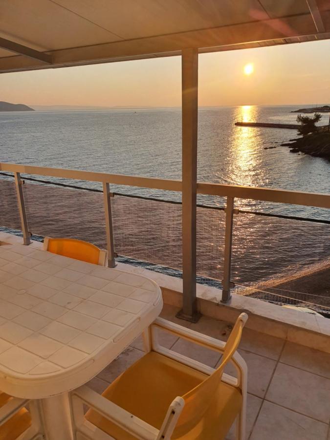 نيوس مارماراس Sunset_Apartments Only 15 Meters From The Sea المظهر الخارجي الصورة