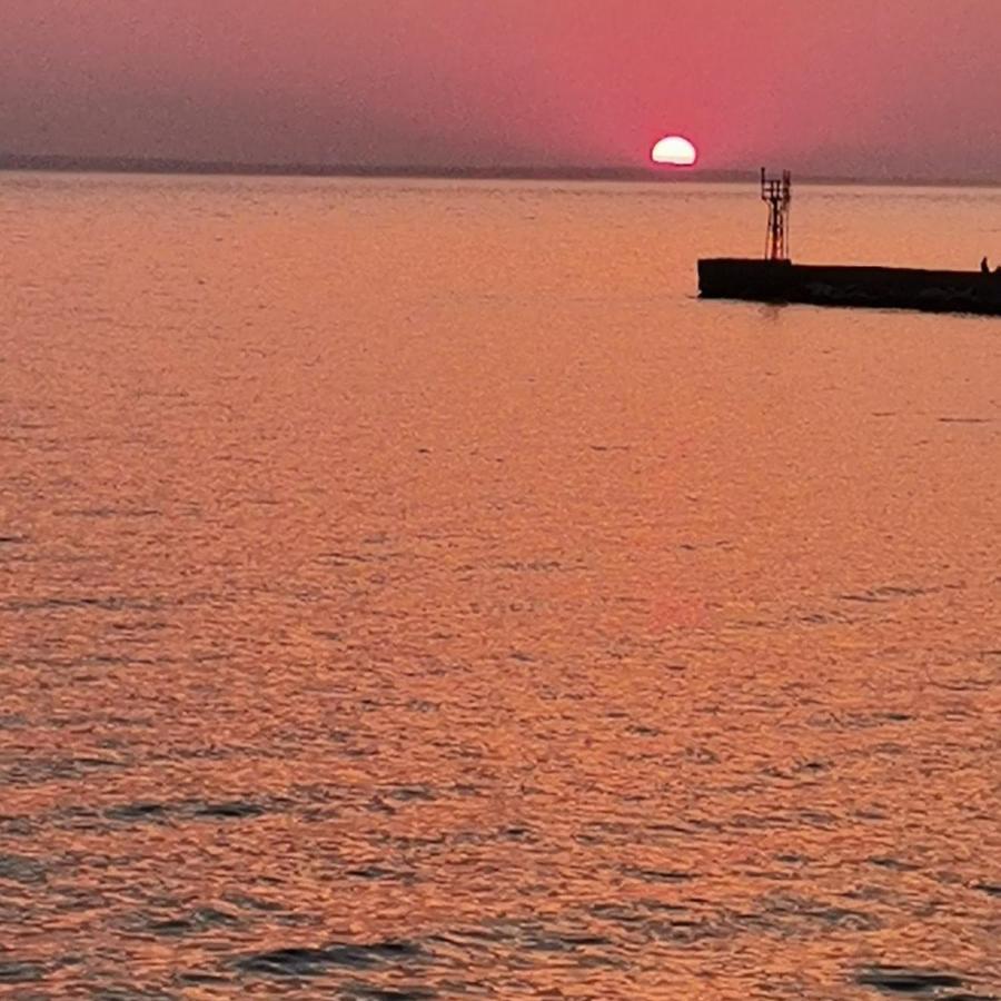 نيوس مارماراس Sunset_Apartments Only 15 Meters From The Sea المظهر الخارجي الصورة